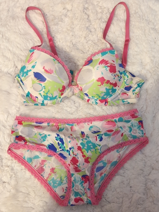 Calvin Klein Underwear Other - Calvin Klein Floral Print Bra + Undies Set Push-up Underwire Bra 32b Small
